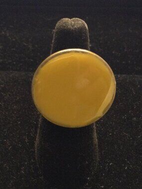 VTG 70's Large Round Carmel/Butterscotch Ring Brass Size 6 Eclectic Grannycore